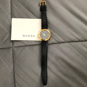 Vintage Gucci leather watch